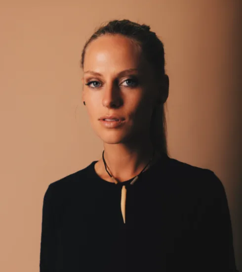 Nora En Pure lanza el primer single de 2025 ‘Protected’ 5 NDD-Captura de pantalla 2025 01 10 a las 17.26.39