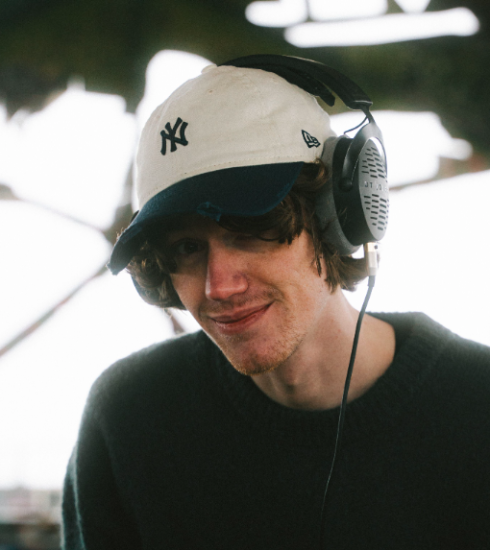 Sonnee lanza el nuevo single "Pollen" 5 NDD-Captura de pantalla 2025 05 07 a las 11.50.40