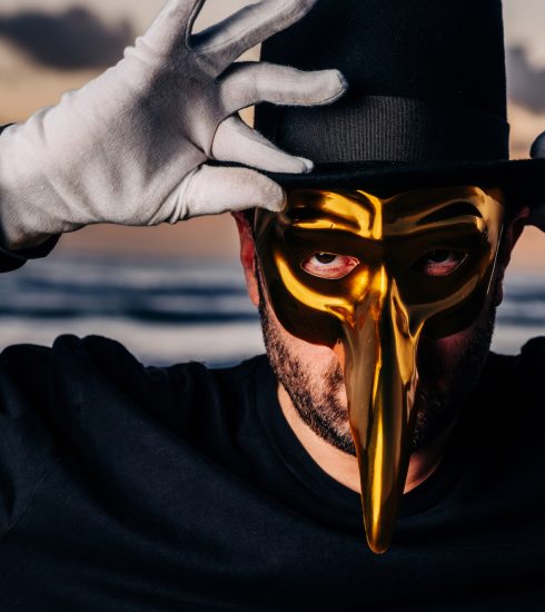 «The Masquerade» de Claptone evoca alineaciones semanales mágicas 3 NDD-b0b681ce 14b3 6be0 7629 9a868666346e