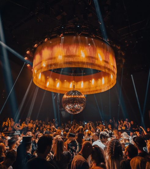 SG LEWIS presenta FOREVER DAYS en Chinois Ibiza, 22 de julio. SG LEWIS y… (A-Z): DAVID JACKSON, DENIS SULTA, LUKE ALESSI, STORM MOLLISON. 3 NDD-1331772e fb22 08f2 3238 d01ffbc081ae