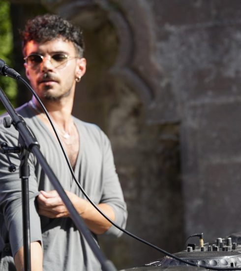 Bákayan lanza ALA BØRA bajo el sello Sublime con el nuevo single “Voices” 5 NDD-FF3BE1DB 6A47 4822 B1AA F44B51D7C11B 1