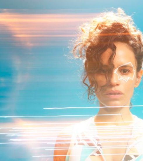 Joyce Muniz vuelve a Kompakt con 'Hack The System' en World Population Day 5 NDD-Captura de pantalla 2025 07 11 a las 14.51.12