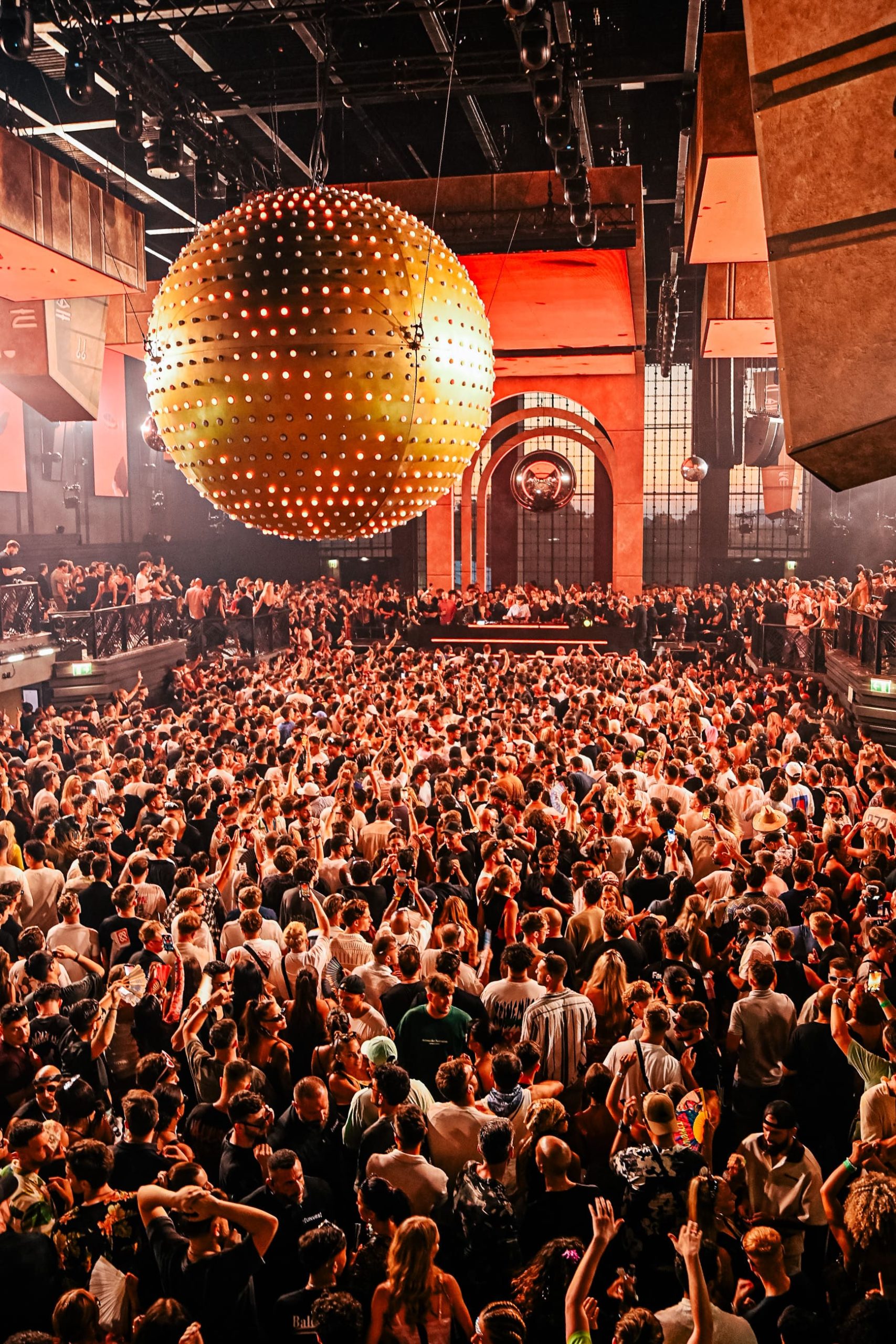 JAMIE JONES B2B LOCO DICE SUBEN LA TEMPERATURA EN PARADISE IBIZA 9 NDD-EMA 0903etranter scaled