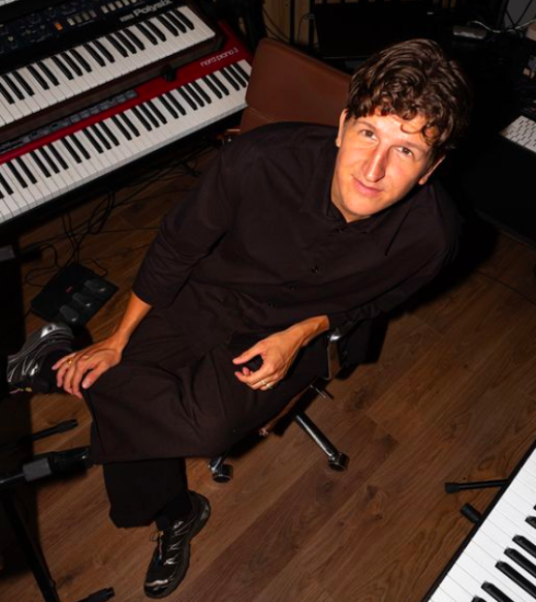 Rose Ringed lanza los dos álbumes llamados ‘The Letter’ & ‘Begging’ 3 NDD-Captura de pantalla 2025 09 01 a las 18.46.11