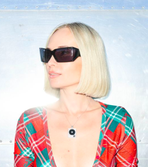 Yulia Niko y Alfonso Muchacho hacen la cover del hit clásico de 1980 de ‘Bad Habits’ 4 NDD-Captura de pantalla 2025 09 05 a las 12.26.11