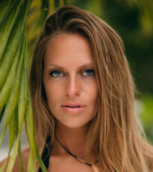 Nora En Pure captura la serenidad isleña con ‘Teahupoo’ 3 NDD-Captura de pantalla 2025 09 19 a las 14.13.37