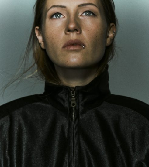 Charlotte de Witte revela la portada de su álbum debut, la lista de canciones y la reserva anticipada 4 NDD-Press Shot Marie Wynants low res