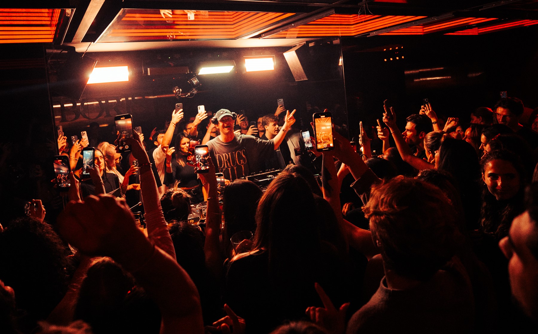 Descubre un nuevo club en Barcelona: Boris 8 NDD-Boris 48 2