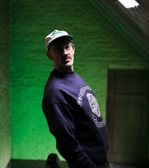 Fritz Kalkbrenner regresa con Save Me y una oleada de calidez afro house 5 NDD-Captura de pantalla 2025 10 15 a las 13.27.26