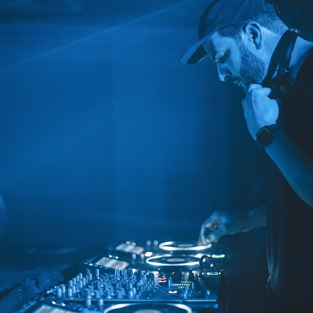 Puro techno en el lanzamiento 200 de Newrhythmic Records 8 NDD-El proximo sabado 7 de junio presentamos el showcase de Newrhythmic Records en el club M7 de Bar 1