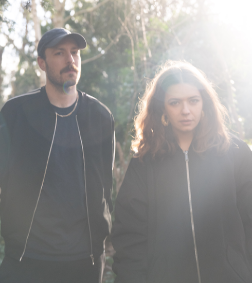 Lawrence Hart y Giulia Tess colaboran en ‘LOSE CONTROL’, que sale el 14 de octubre. Un segundo adelanto del mixtape de Hart centrado en el club, ‘ASKING FOR A FRIEND’. 4 NDD-Screenshot 2025 10 09 at 18.46.31