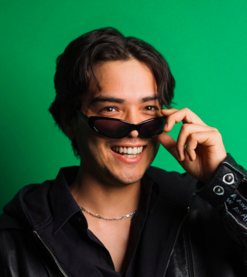 Yamagucci reimaginan el trabajo con Monolink: “Beacon” 5 NDD-Captura de pantalla 2026 02 13 a las 15.15.08