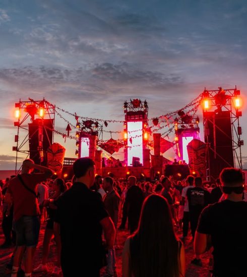 Toma nota del cartel completo de Crazy World 10 NDD-SaveClip.App 550865187 764490709683603 6051687261365156588 n