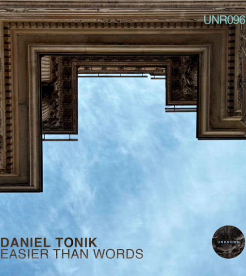 Daniel Tonik debuta con Easier Than Words en Unknown Records 4 NDD-Captura de pantalla 2026 03 06 a las 13.06.44