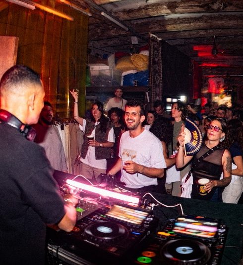 Mira: DJ Bambounou desde la emblemática tienda de segunda mano Merguez Fripe de Marsella 3 NDD-047e8bc5 526e 9d55 58ed 82f2a6d78cfb