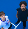 El Loner Tennis Club encuentra la superposición entre el garaje y la casa en Modern Rituals. 1 NDD-Captura de pantalla 2026 05 07 a las 22.27.39