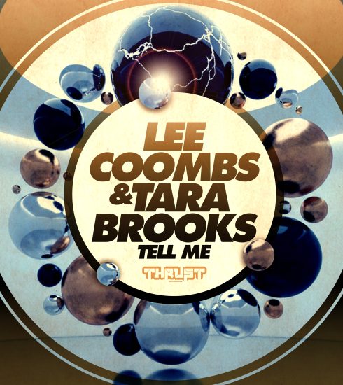 Tara Brooks y Lee Coombs aprovechan el calor del almacén en Tell Me 4 NDD-Thrust040 TellMe
