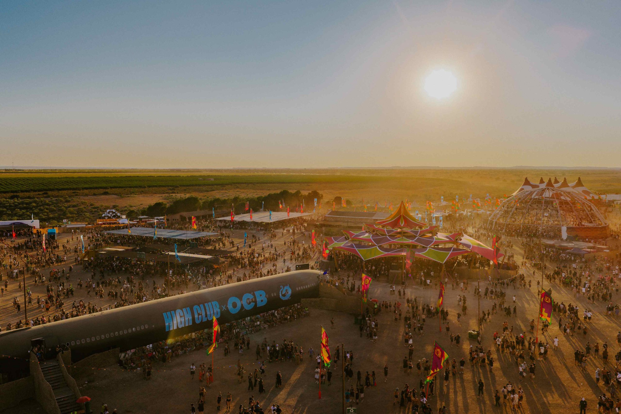 Monegros Desert Festival hará historia con un doble closing simultáneo 7 NDD-MDF2025 0726 1925 PEOPLE ToniVillen DJI 20250726192526 0147 D BOTE scaled