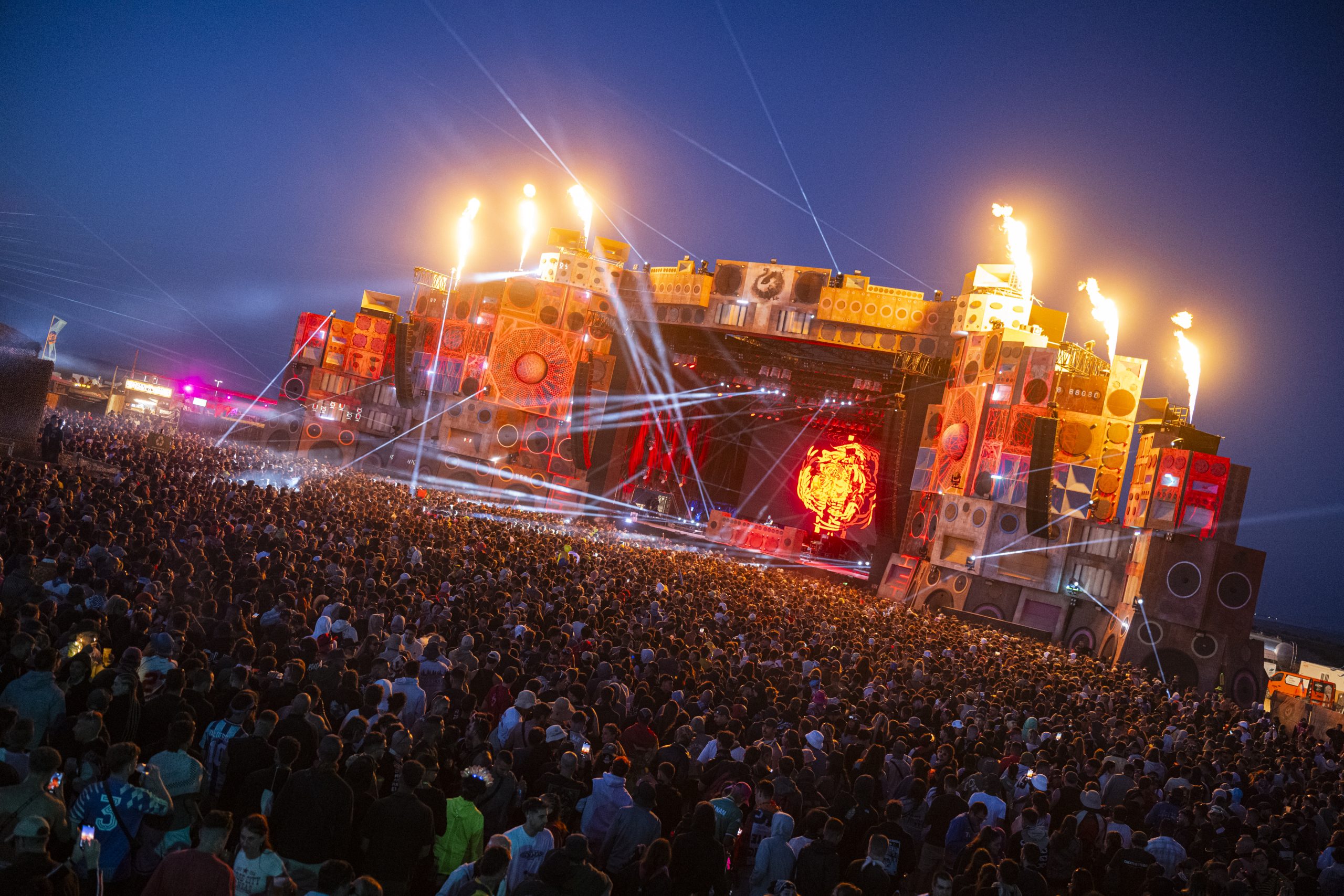 Monegros Desert Festival hará historia con un doble closing simultáneo 6 NDD-MDF2025 0727 0613 NICO MORENO HaraAmoros Z8H0891 scaled
