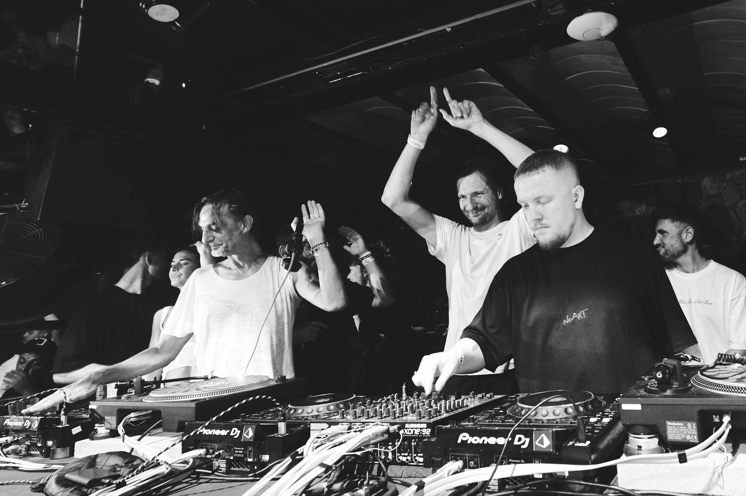 Ricardo Villalobos B3B Chris Stussy B3B Raresh en Pyramid 9 NDD-PHRANK 2025 07 27 14115 scaled
